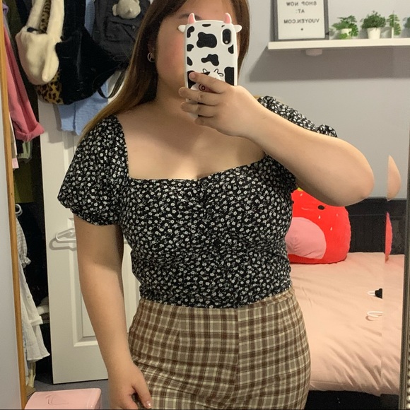 Floral Puff Sleeve top - Picture 2 of 4